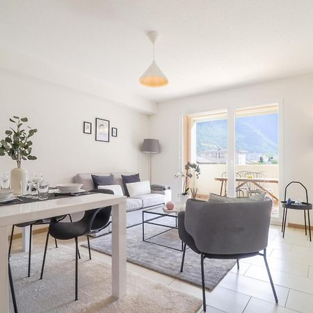 Modern Apartment Close To Martigny Train Station Exterior foto