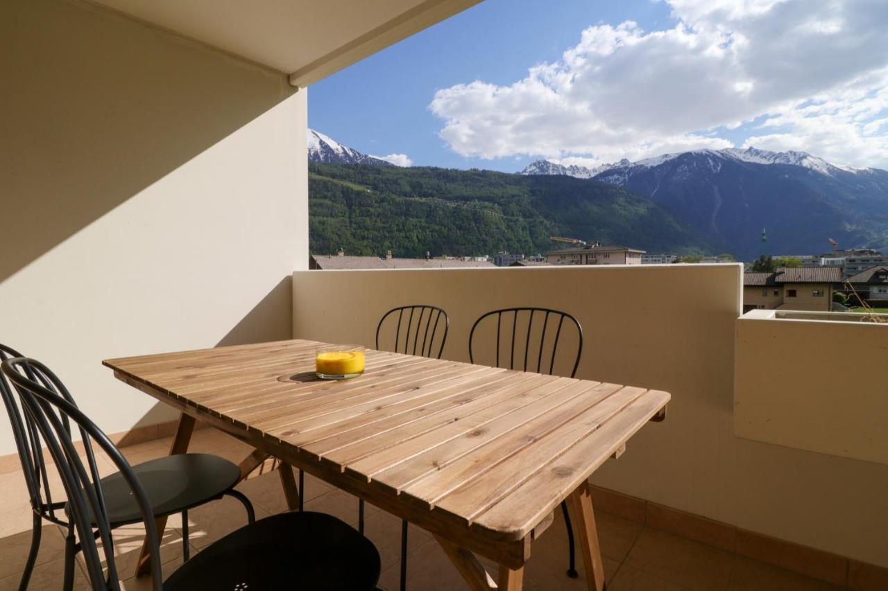 Modern Apartment Close To Martigny Train Station Exterior foto