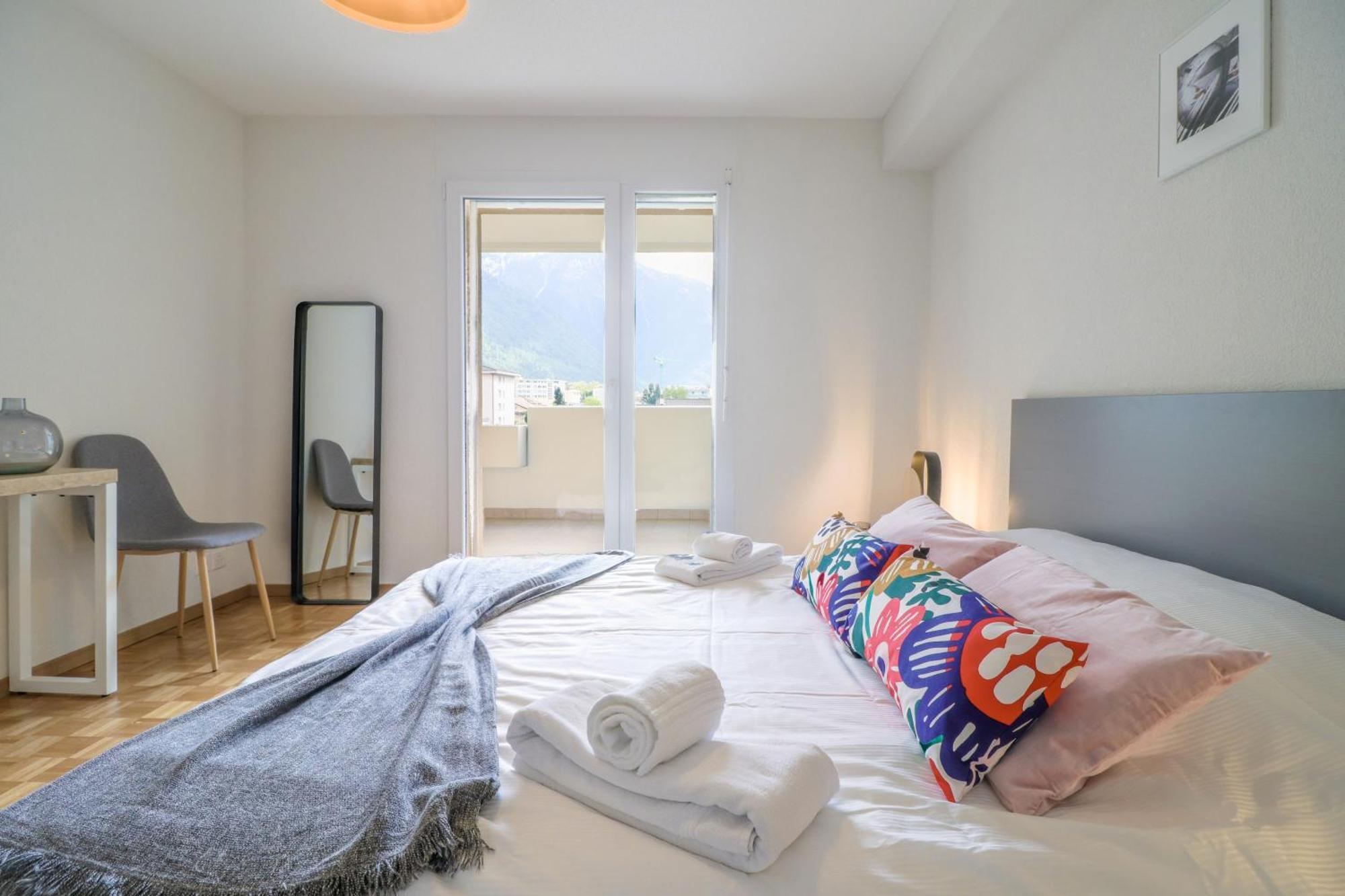 Modern Apartment Close To Martigny Train Station Exterior foto